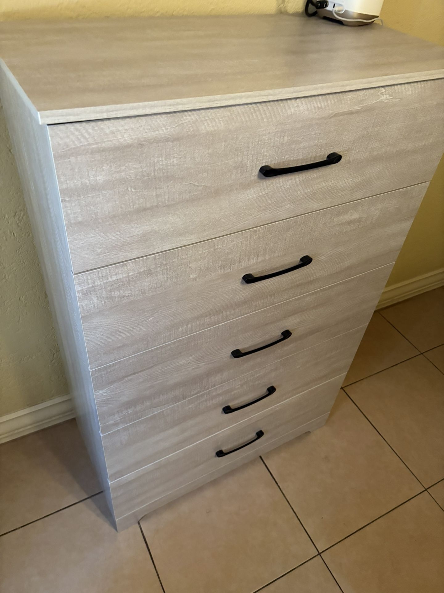 5-drawer Dresser