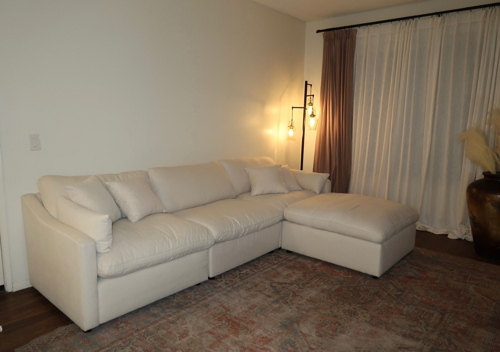 New Luxury 120x84 Performance Cloud Sectional Couch / Free Delivery /$0-$50 Down