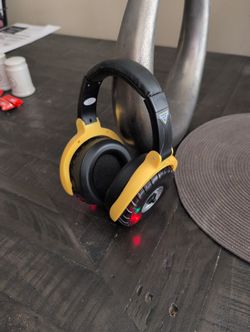 Light Up Headphones Good Condition