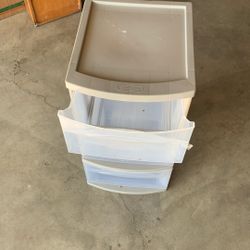 Storage box