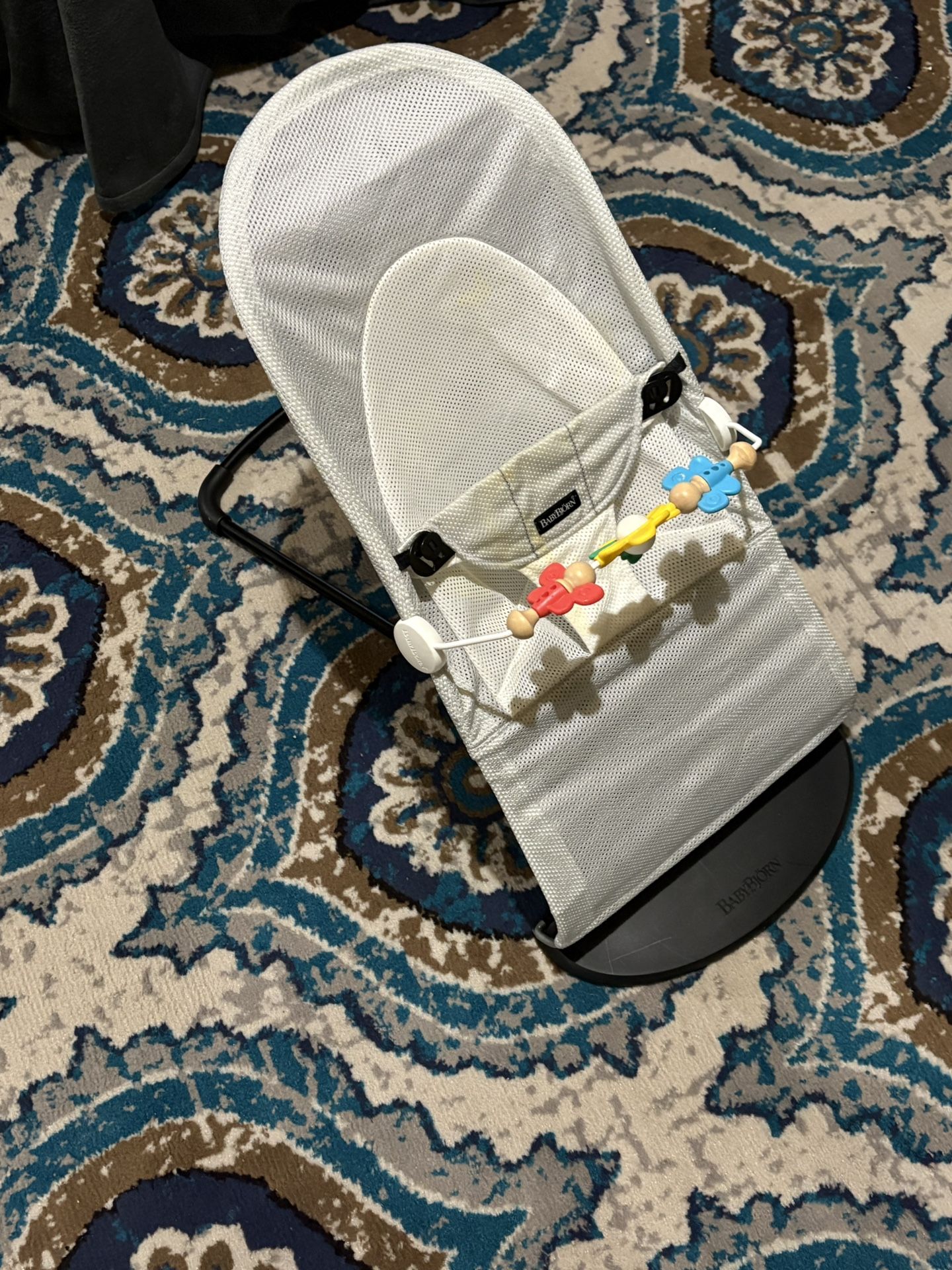 Baby Bjorn Bouncer (gray/silver mesh) Baby Bjorn Toy Bar