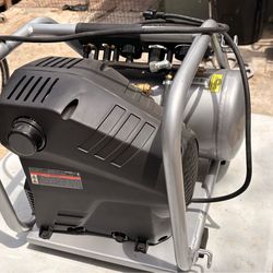 Fortress 4 Gallon 200 PSI Air Compressor – Quiet High Performance (Like New)