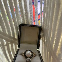  Beautiful Vintage Ring 