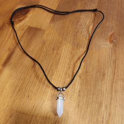 LIKE NEW Quartz Crystal Point Pendant On Black Cord Necklace Adjusts 24"-34" (SE San Diego)