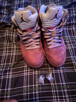 Jordan 5 burgundy