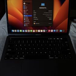 MacBook Pro (13-inch, 2020, Four Thunderbolt 3 ports) -