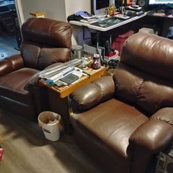 2 Recliner Chairs