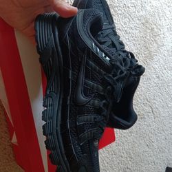 Nike P-600