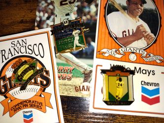 Vintage SF Giants pins