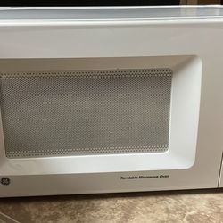 Turntable Microwave Oven