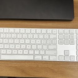 Apple Magic Wireless Keyboard