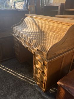 Roll top desk