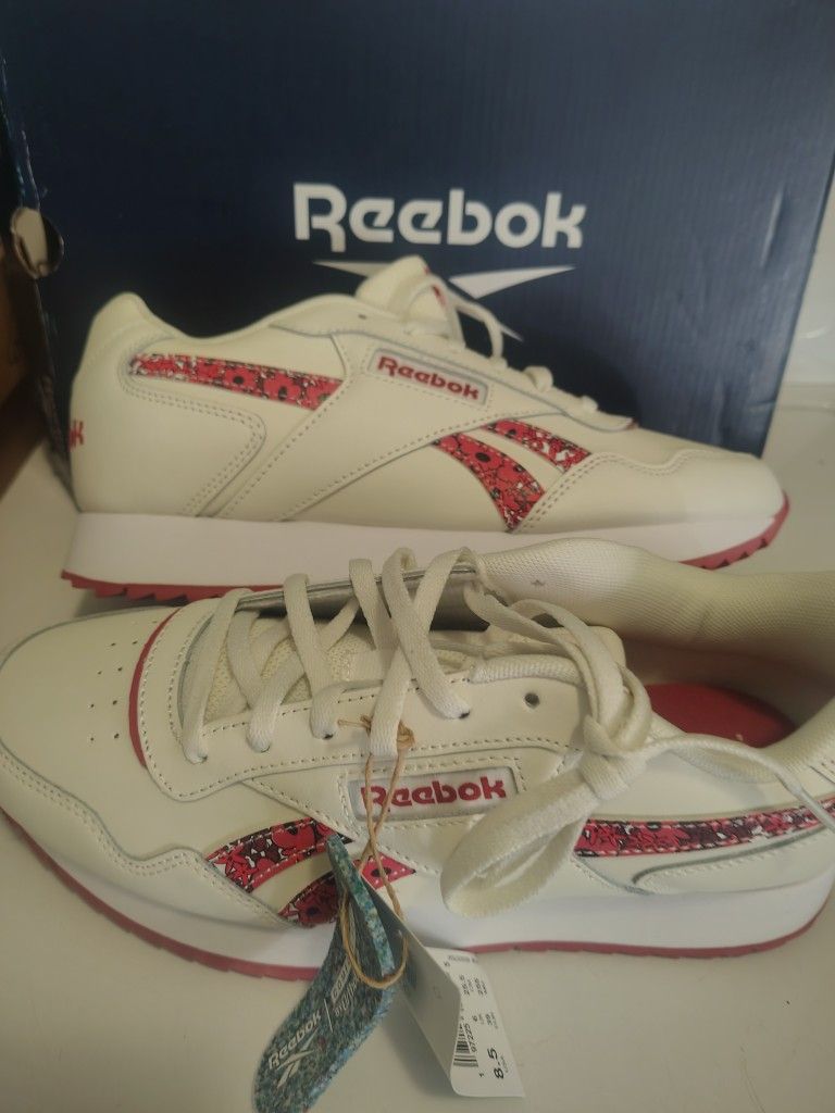 New Women Reebok Shoes 