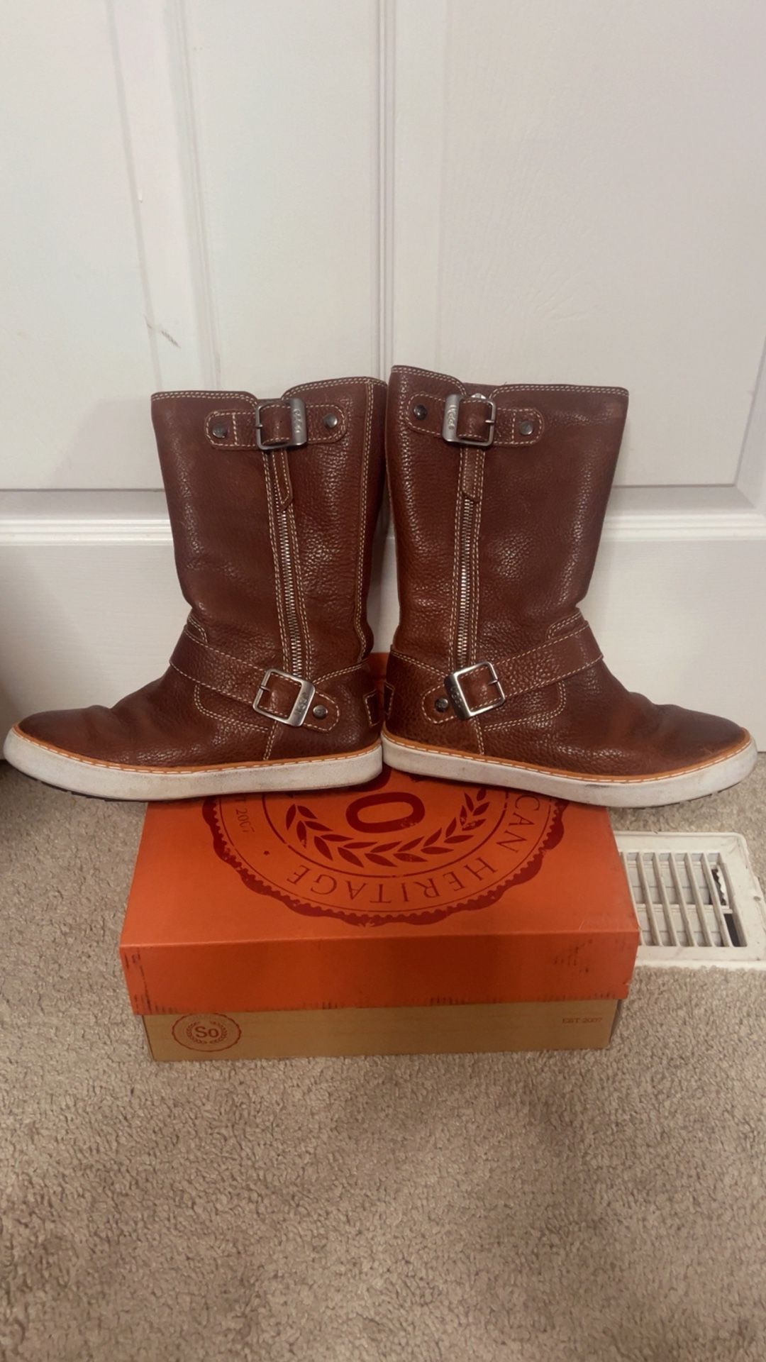 UGG