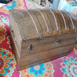 Camelback Steamer Trunk