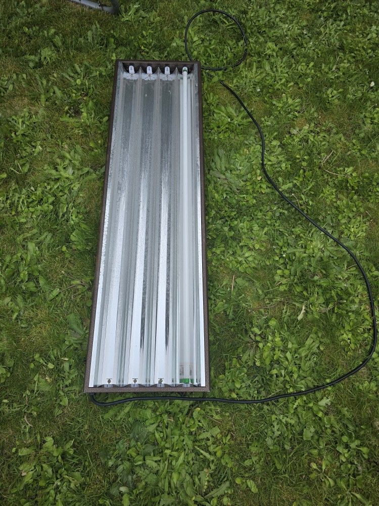 Hydrofarm T5 Grow Light