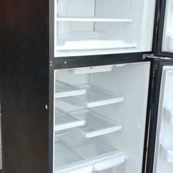 Refrigerator KitchenAid. Used $75