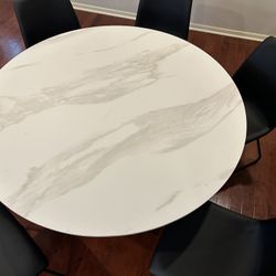 Macy’s (Emilia) Dining table And Chairs - Unused 