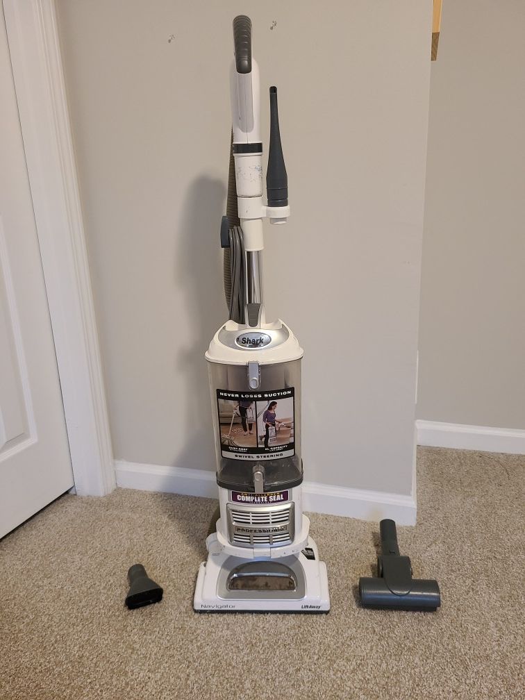 Shark Navigator Lift-away vacuum