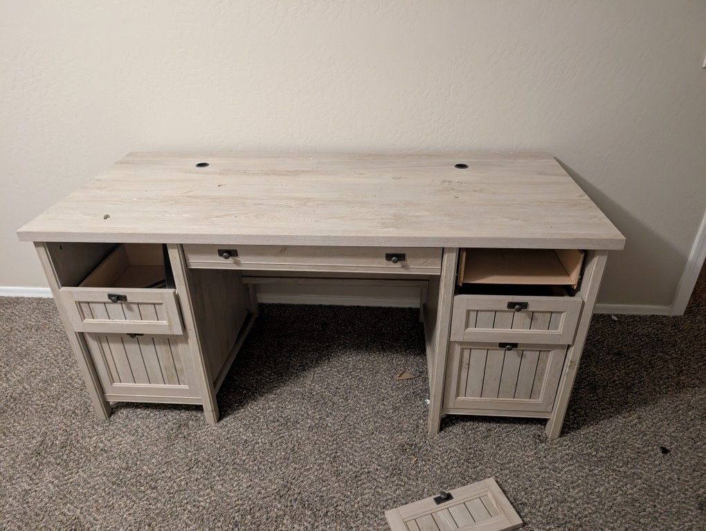 Free Desk