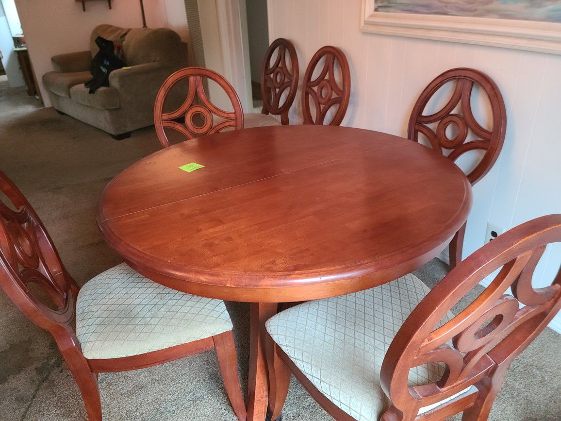 $50 Kitchen Table Bulit In Leaf 6 Chairs