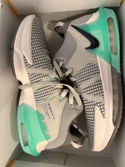 Nike LeBron Witness VII Basketball Sneakers