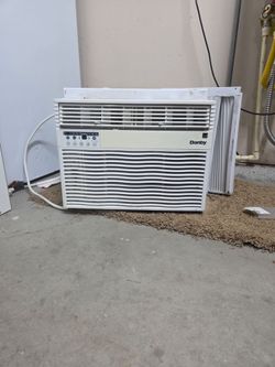 Danby 8,000 BTU Window A/C Unit