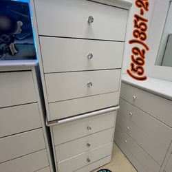 Three Drawer Diamond Knob Chest Nightstands 