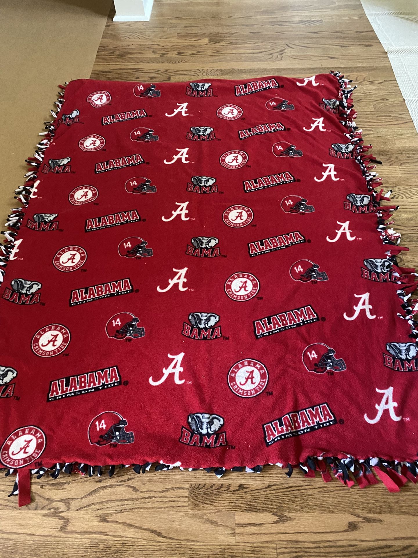 ALABAMA CRIMSON TIDE THROW BLANKET