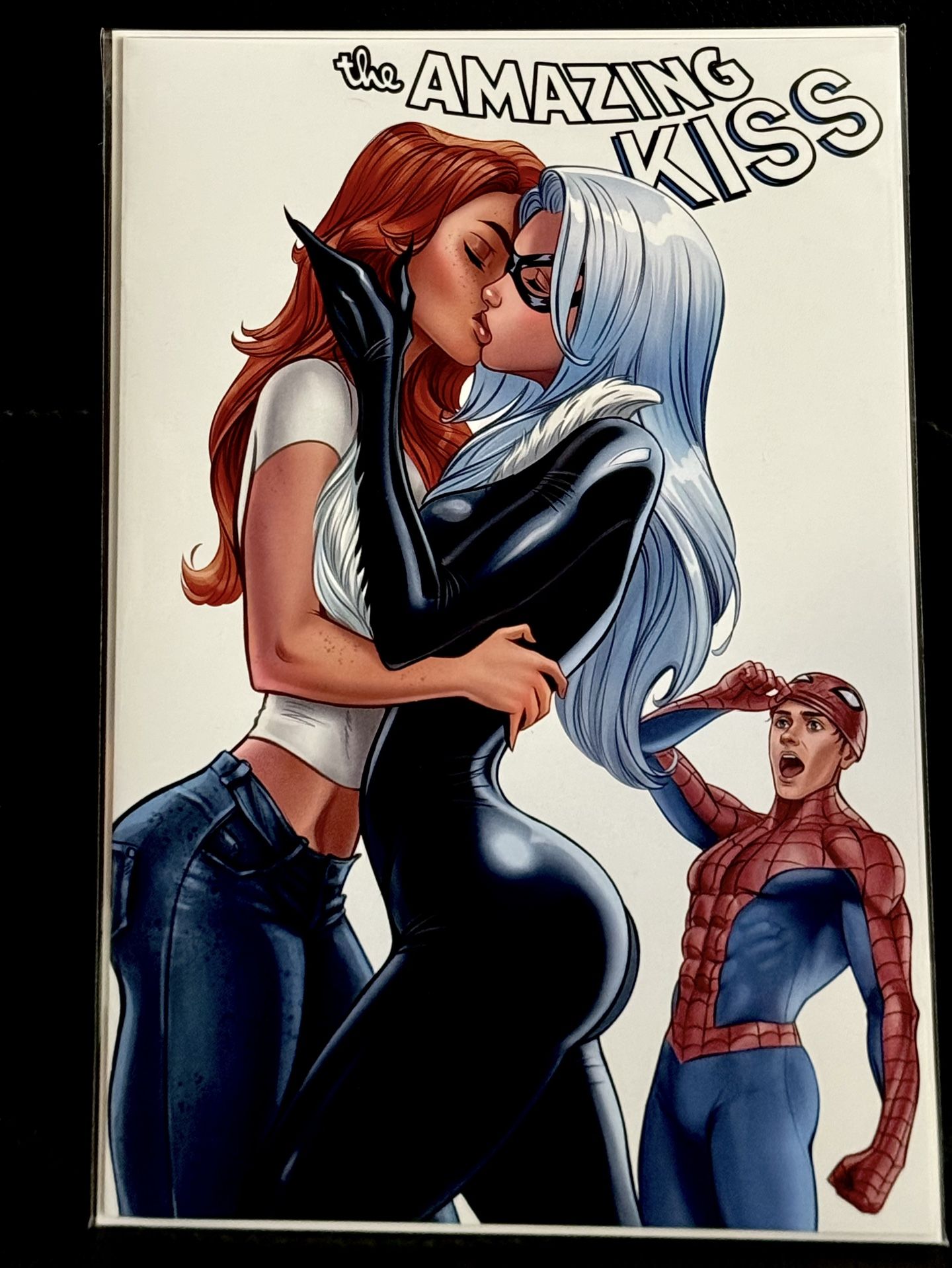 The Amazing Kiss cover-Convention Exclusive by Karych 45/50 LTD -NM