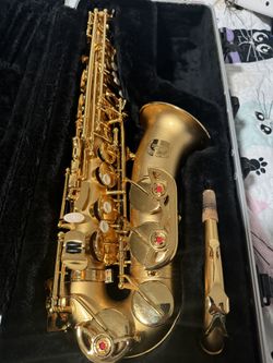 Alto Saxophone Hunter NY (WILL NEED REPAIRS)