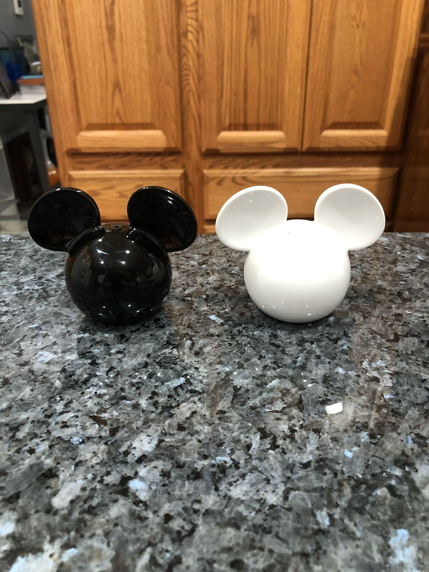 Vintage Mickey Mouse Black And White Pair Of Salt And Pepper Shakers.  New Never Used