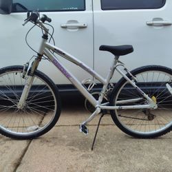 Ozone 500 Silver Canyon 18 Speed Mountain Bike for Sale in Irving