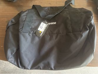 Supreme duffle bag new