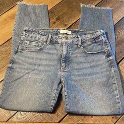 Loft Curvy Skinny Crop Jeans. Size 27