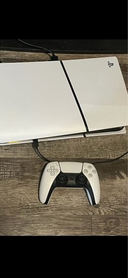 PS5 1TB Digital Slim + Controller
