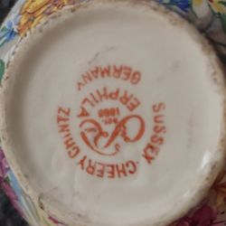 ANTIQUE TEACUP