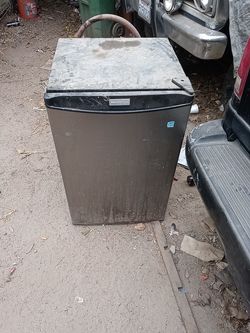 Dandy mini fridge