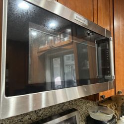 Kitchen Aid Overhood microwave 