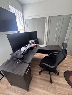 Black L-Shaped Office Desk