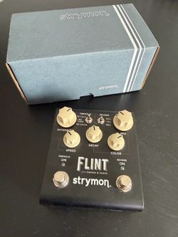 Strymon Flint V2 Tremolo & Reverb Effects Pedal Black