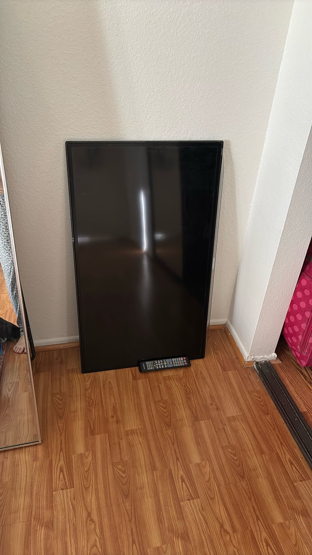 Samsung Wall Tv 21x 36 1/2 In