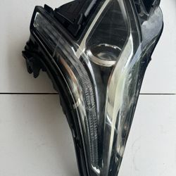 Cadillac Xt5 Driver Head Light 