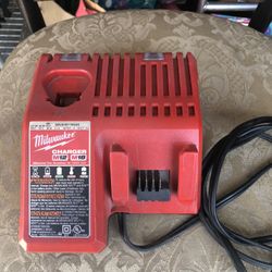 Milwaukee M12 & M18 Charger