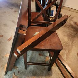 Used Table With 2 Chairs 