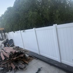  Vinyl Fence 