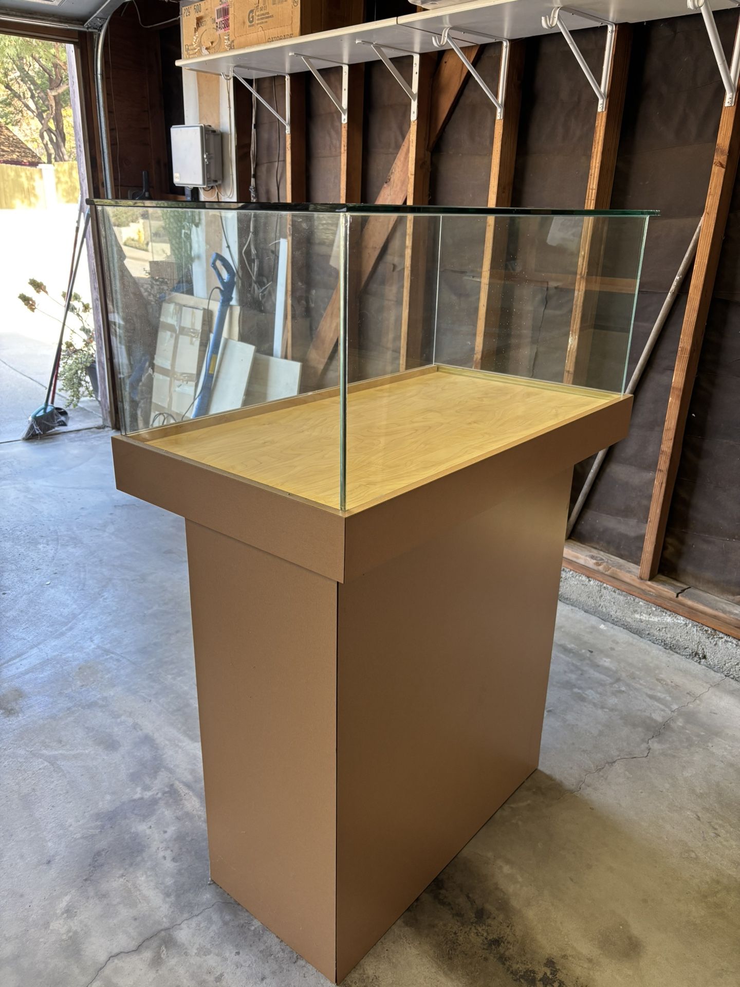 Jewelry And Collectible Showcase