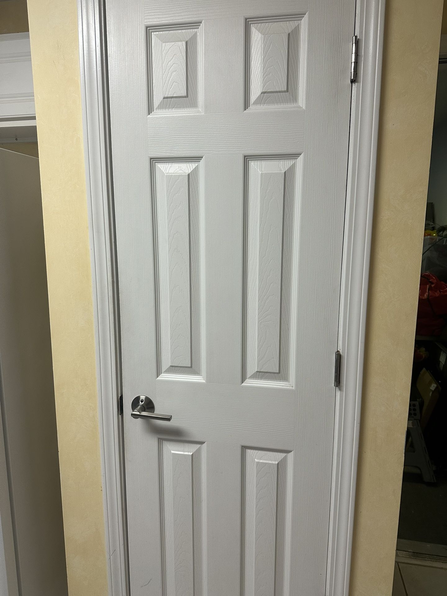 White Door 24 Inch