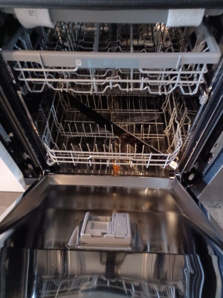 LG 24in Integrated Dishwasher