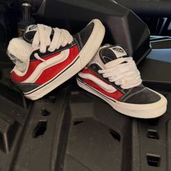 Size 5 Vans Knu Skool shoes 